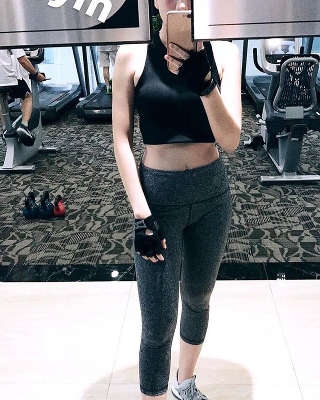 Co gai thoi tiet Mai Ngoc khoe hinh tap gym muot mat