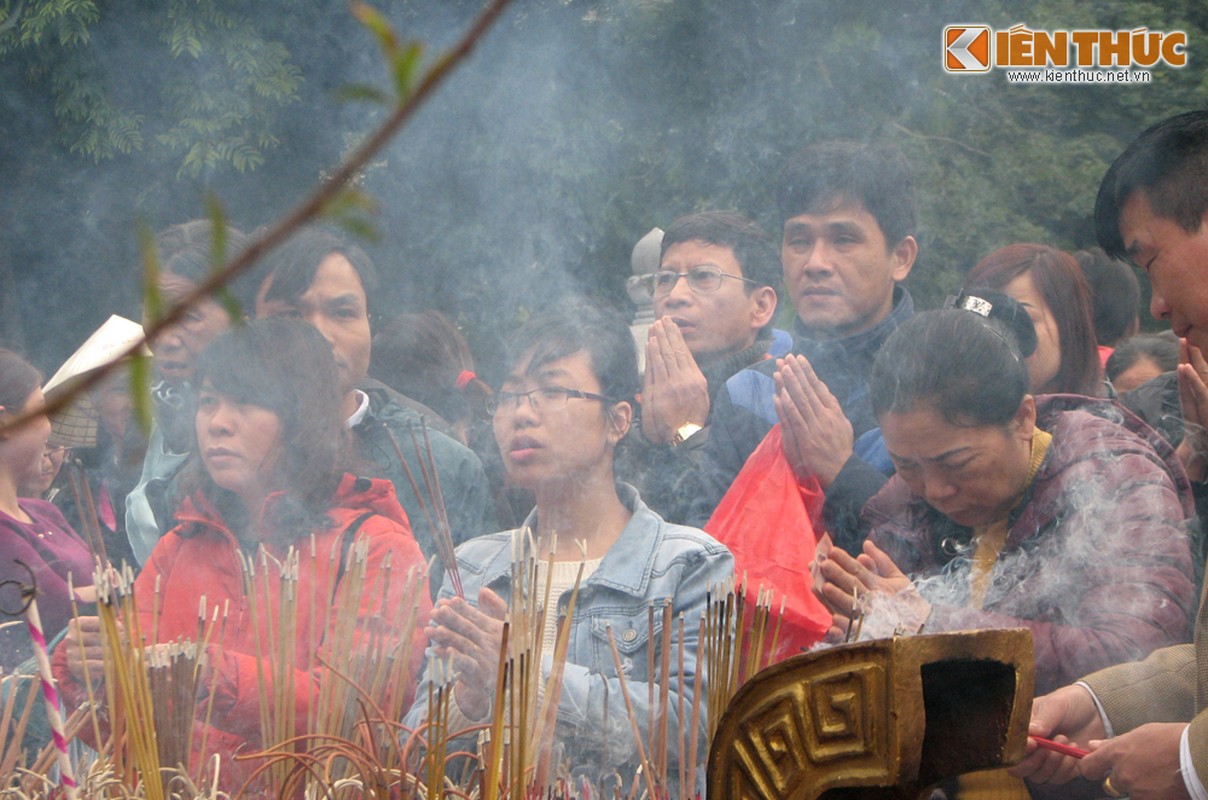 Mung ba Tet: Nguoi dan no nuc tray hoi chua Huong som-Hinh-12