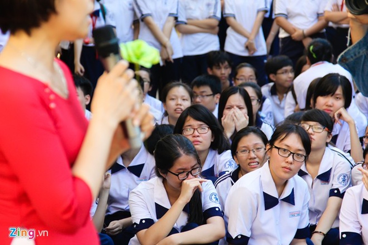 Nu sinh Sai Gon khoc nhu mua chia tay tuoi hoc tro-Hinh-7