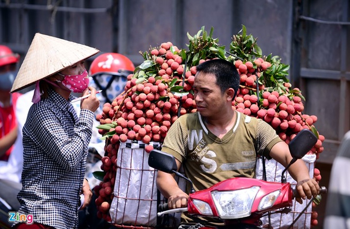 Cảnh ùn tác, chen chúc ỏ cho vai thieu lon nhat Viet Nam-Hinh-5