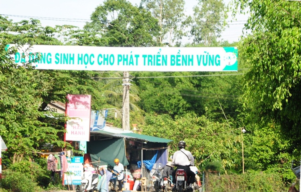 Cuoi khong nhat duoc mom voi nhung bien quang cao qua di-Hinh-13