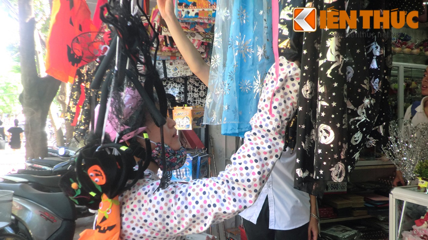 Nguoi Ha Noi nhon nhip sam do kinh di choi Halloween-Hinh-11