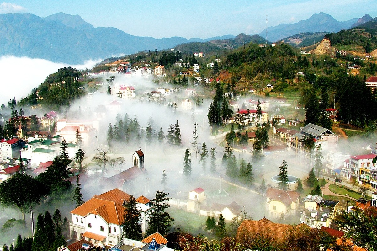 View - 	Soi giá tour du lịch tết dương hút khách