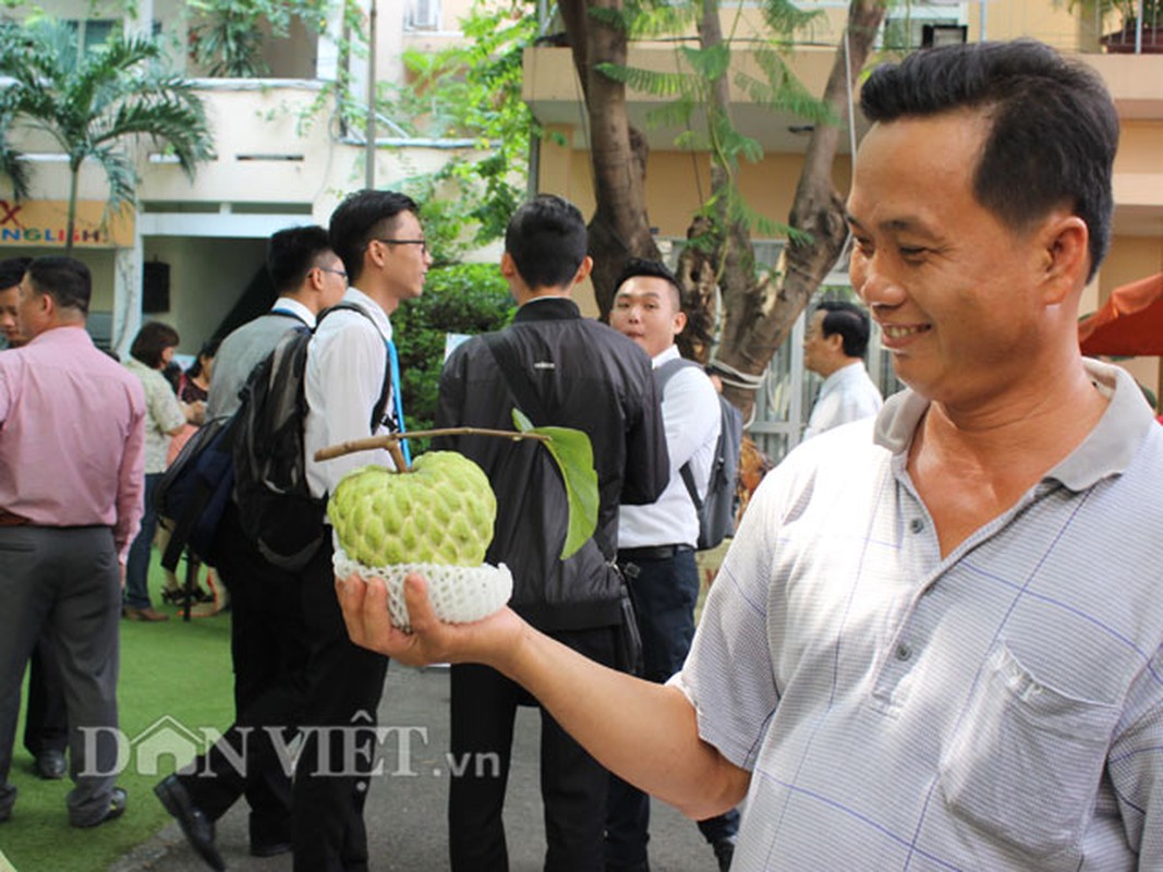 Na Nu Hoang trai khung, mot nguoi an khong het-Hinh-6