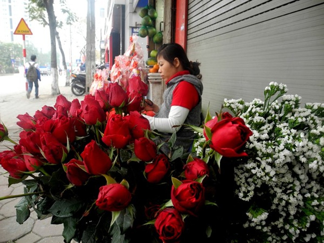 Khong so bi chem khi mua hoa Valentine-Hinh-11