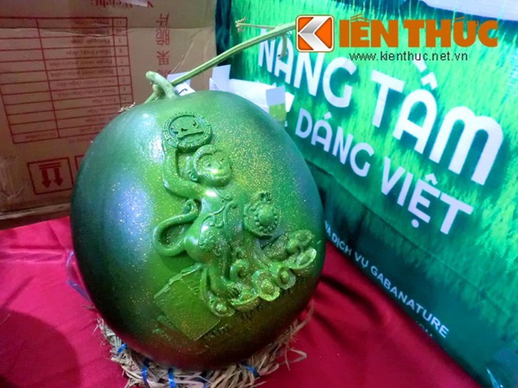 Diem loat hang hot lan dau xuat hien thi truong Tet Binh Than-Hinh-9