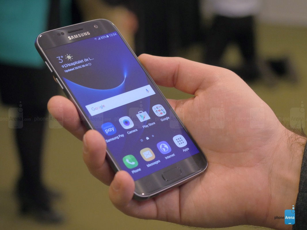 Co nen mua Samsung Galaxy S7 dat do luc nay?-Hinh-6