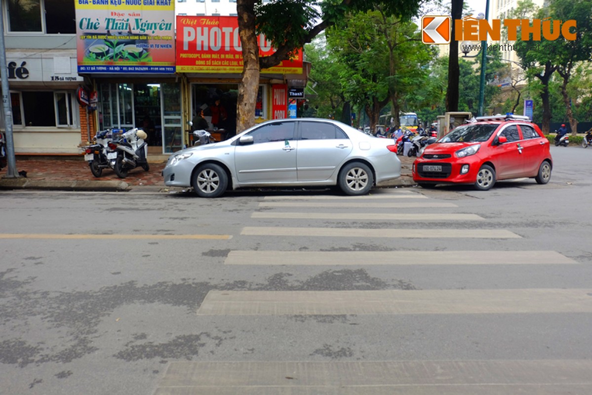 Anh: Duong pho Ha Noi thoang dang trong ngay do xe chan le-Hinh-11