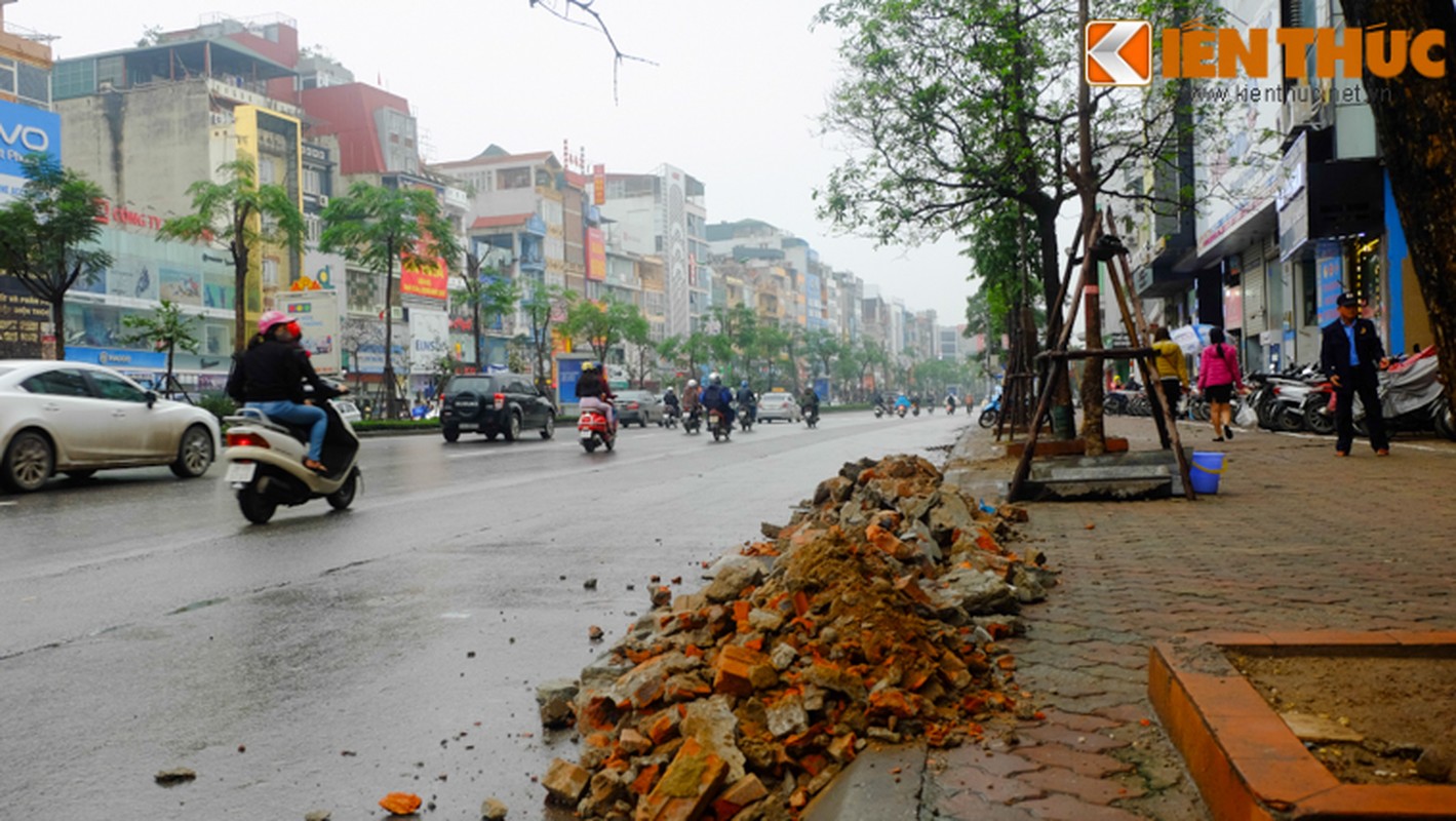 Canh via he Ha Noi nhu “bai chien truong” sau khi dap bac tam cap-Hinh-5