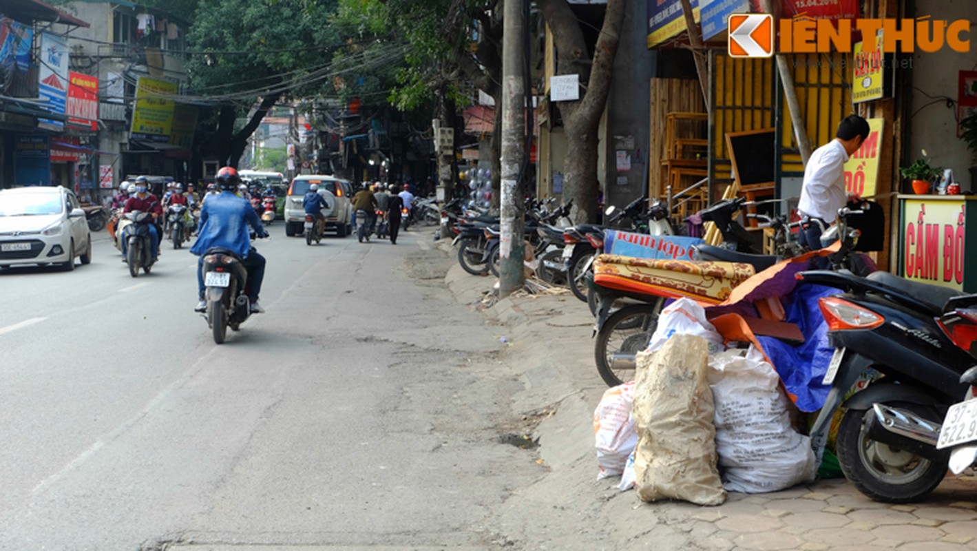 Anh: Duong pho Ha Noi la lam sau tuan le gianh lai via he-Hinh-12