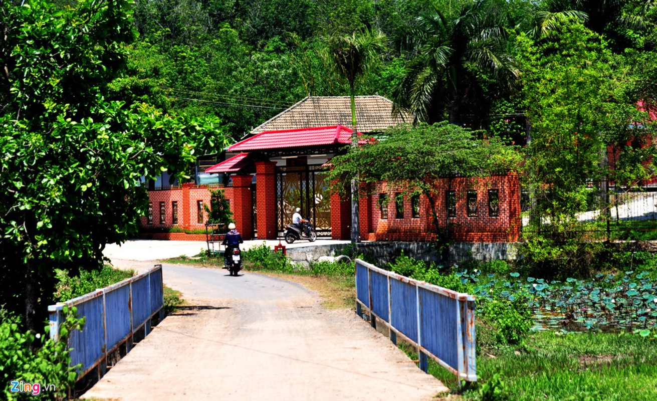 Can canh biet phu cua Uy vien Thuong vu Tinh uy Kon Tum-Hinh-2