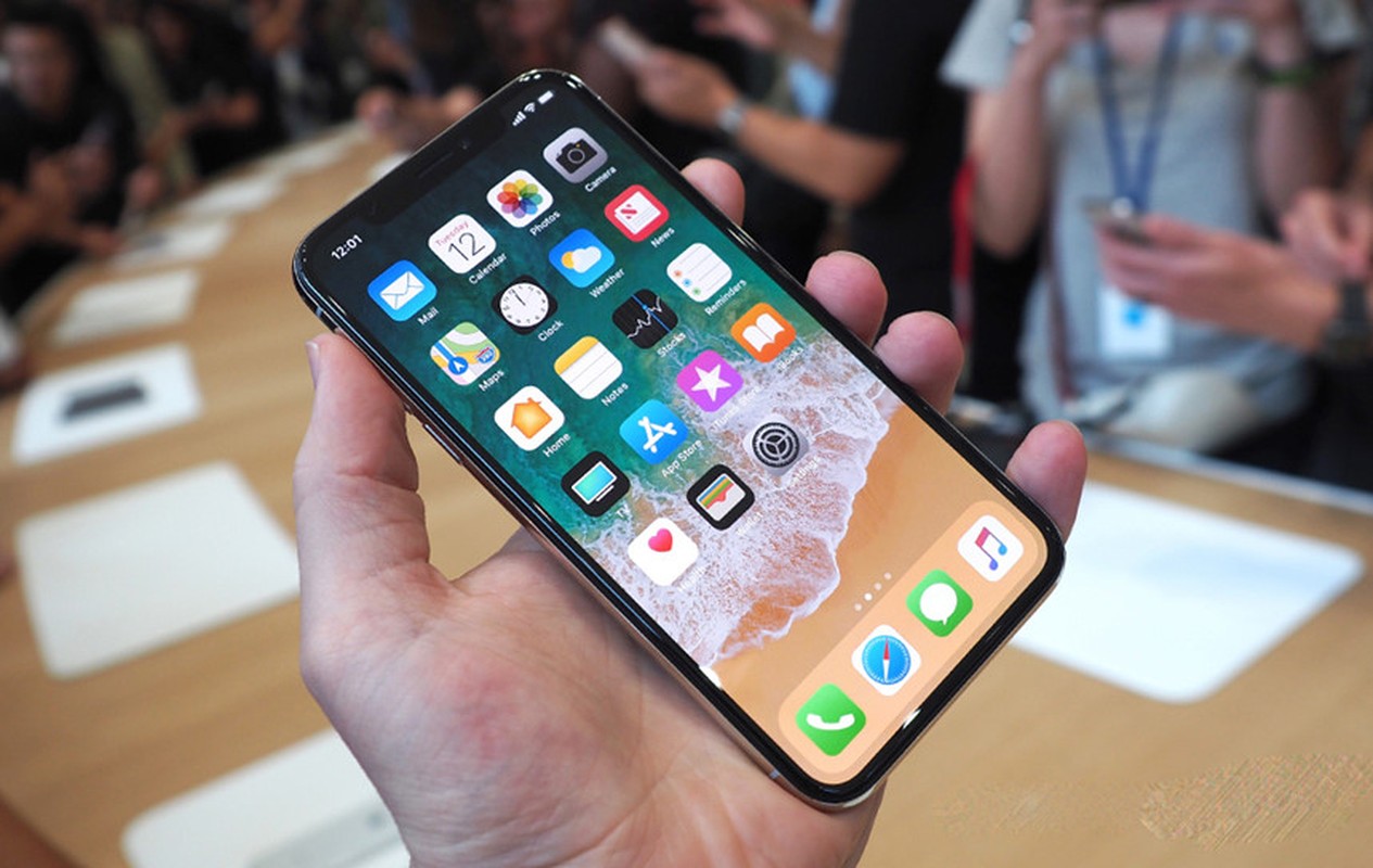 iPhone X gia tren troi: Sinh vien dua nhau nang doi dien thoai?-Hinh-5