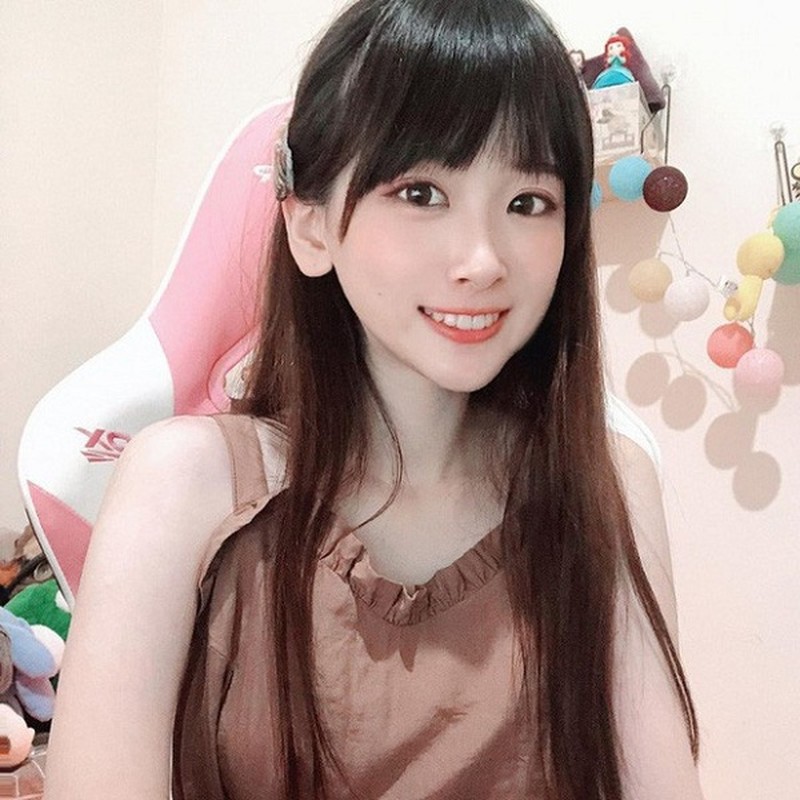 Nu streamer LMHT dep nhat xu Trung mat fan chi vi mot tin don-Hinh-3