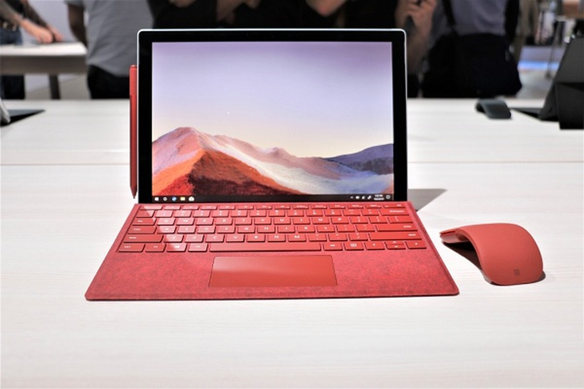 Hai sieu pham cua Apple lot top 10 laptop tot nhat nam 2020-Hinh-6