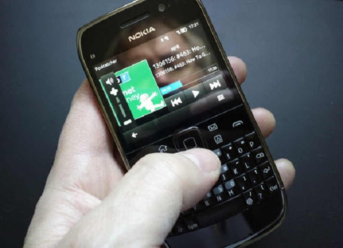 Nokia tung thu bon tien nho mau dien thoai ban phim QWERTY-Hinh-4