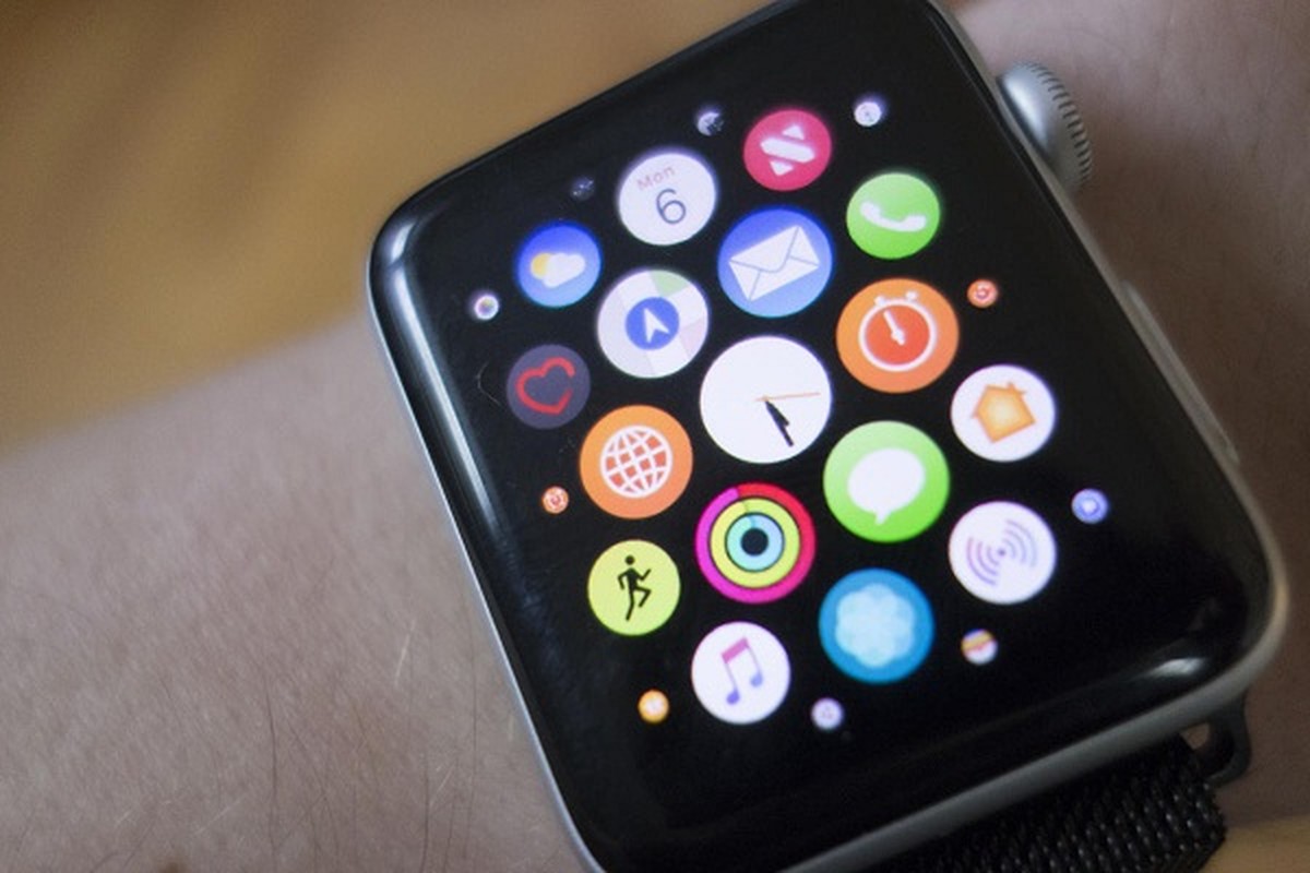 Apple Watch “trinh lang” phien ban gia cuc re cung iPhone 12?