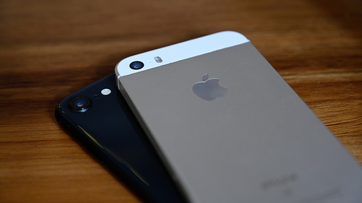 Top 5 iPhone te nhat lich su Apple van ban “dat nhu tom tuoi”-Hinh-3