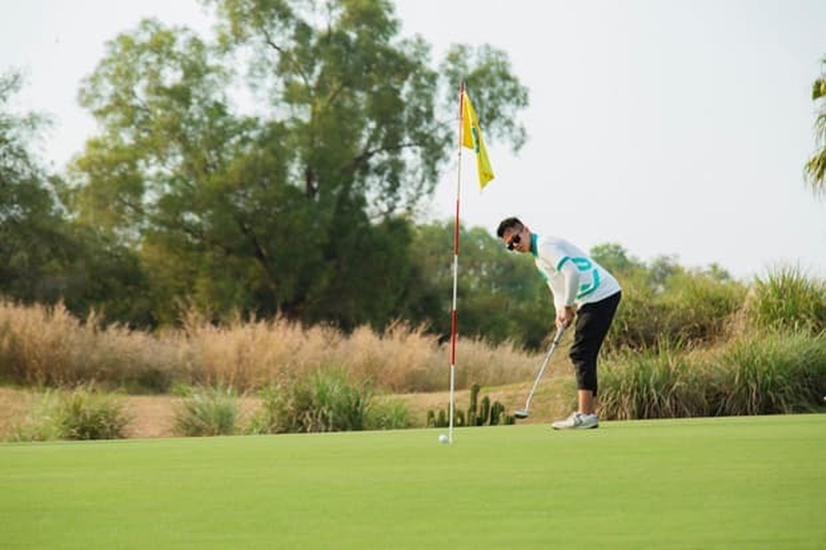 Matt Liu tren san golf chuan nam than khien Huong Giang dieu dung-Hinh-9