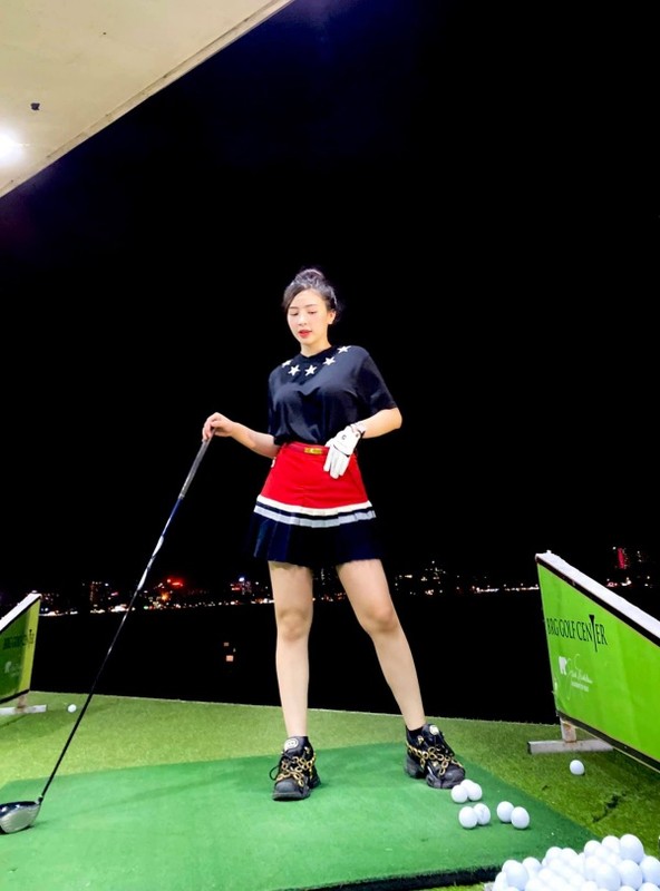 Hotgirl Ha Thanh khien ca san golf “dan mat” vi body nuot na-Hinh-9