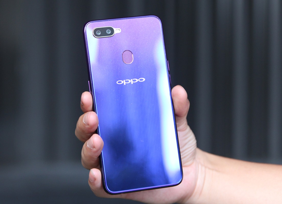 Tren tay chiec Oppo F9 Tim doi mau sieu dep-Hinh-5