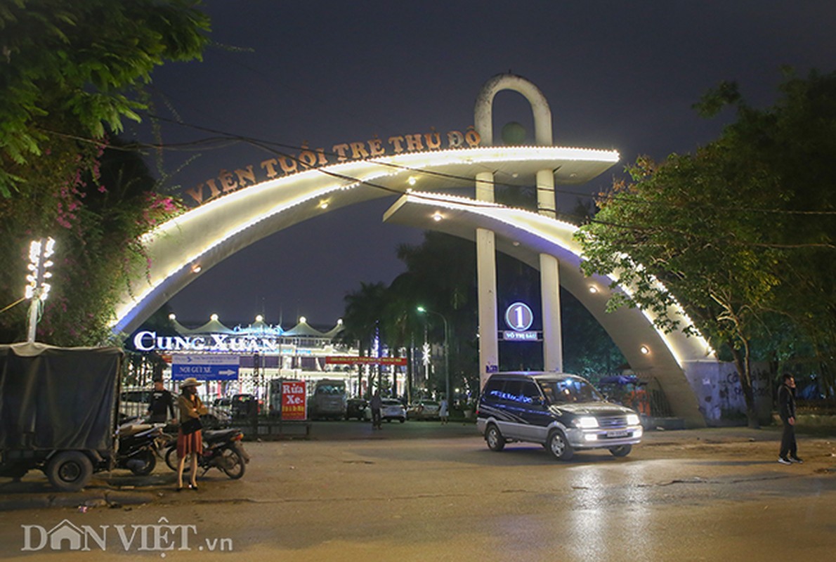 Cong vien o Ha Noi bi 