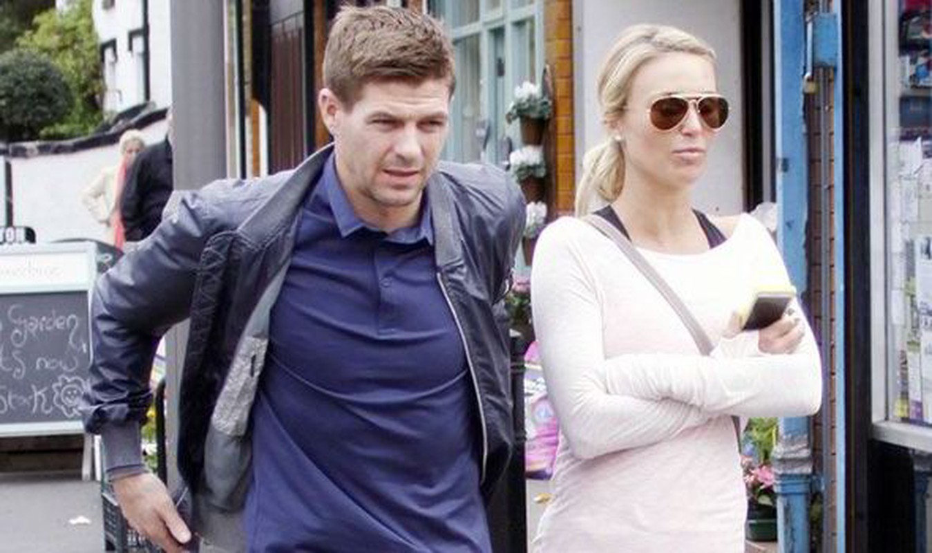 Các nàng Wags nóng bỏng truoc dai chien  Arsenal va Liverpool-Hinh-9