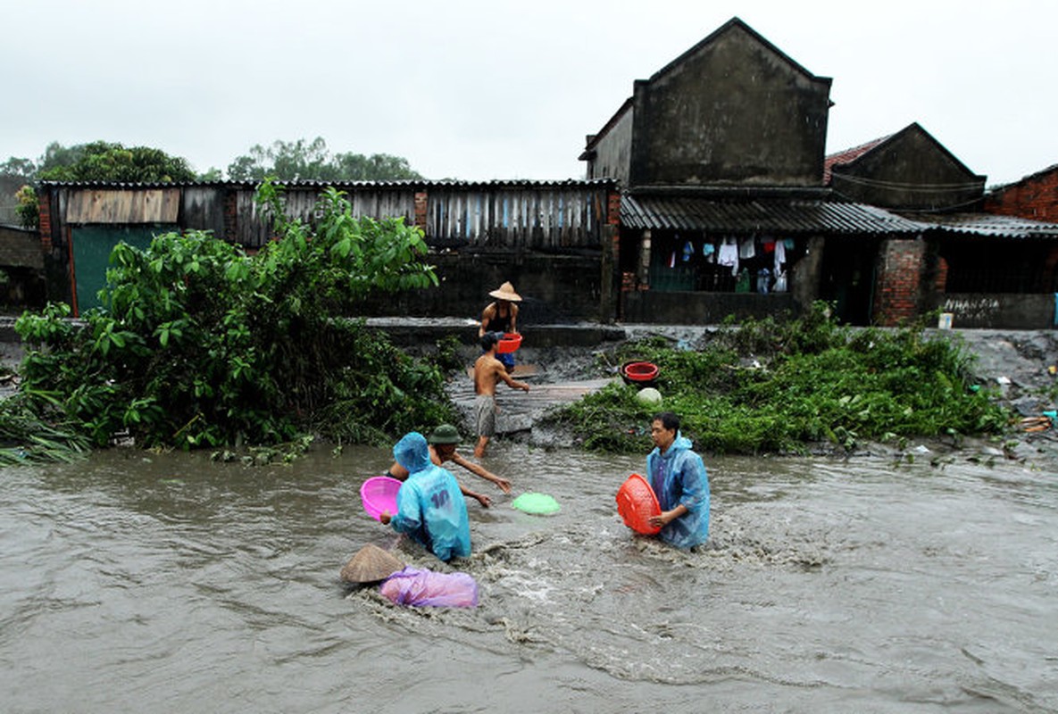 Mua lu o Quang Ninh: Nhung hinh anh dau long khi nuoc rut-Hinh-6