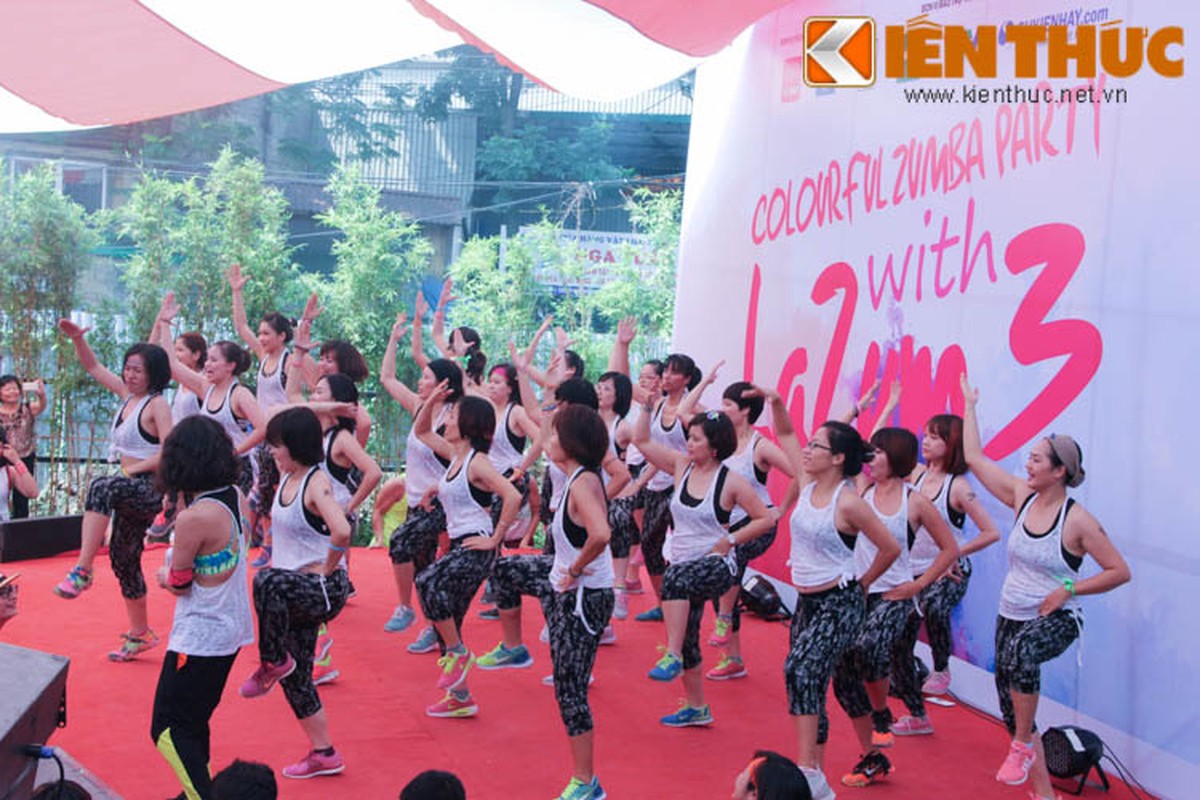 Gioi tre Ha thanh quay tung bung tai le hoi nhay Zumba-Hinh-3