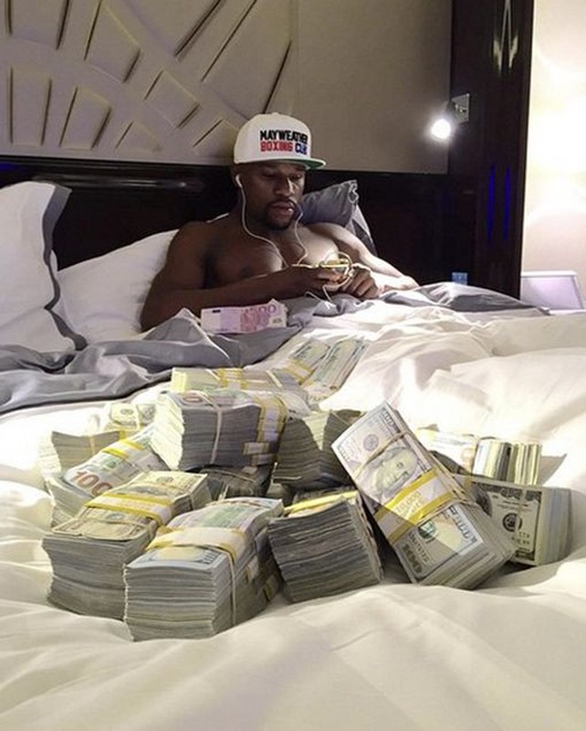 Tay dam Floyd Mayweather khoe cua, khoe chien tich gay choang-Hinh-9