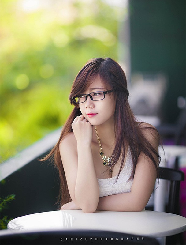 Hot girl DH Nguyen Tat Thanh mo thanh chuyen gia trang diem-Hinh-7