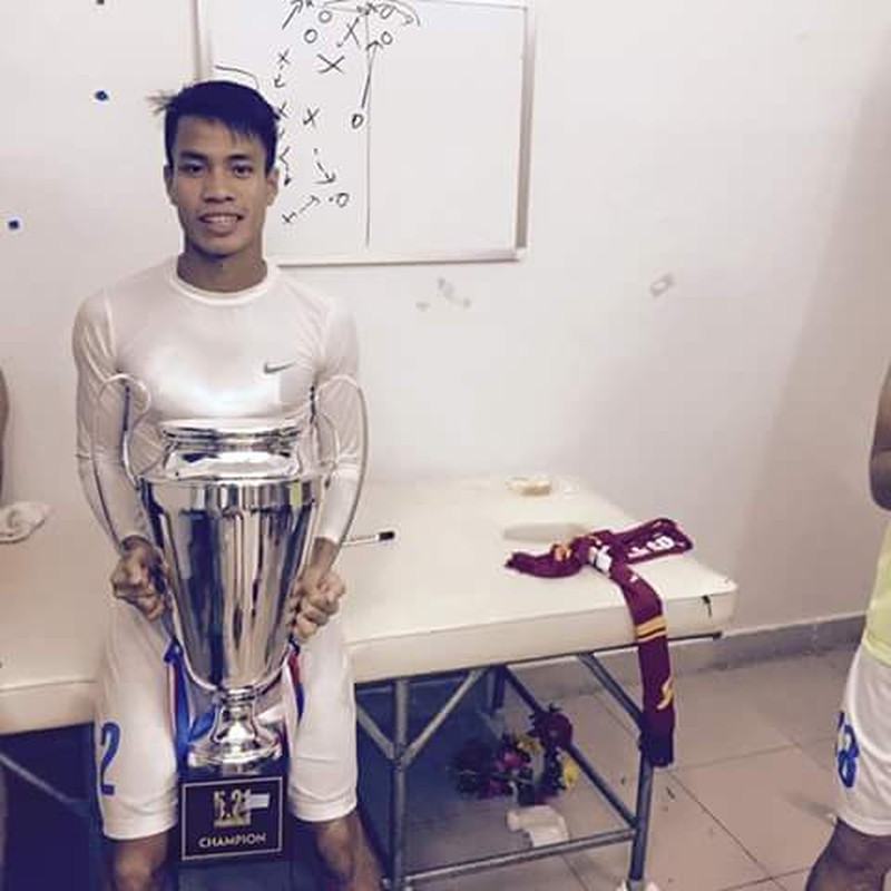 Doan binh tre U21 HAGL ron rang khoe cup vo dich-Hinh-10