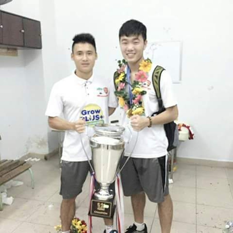 Doan binh tre U21 HAGL ron rang khoe cup vo dich-Hinh-7