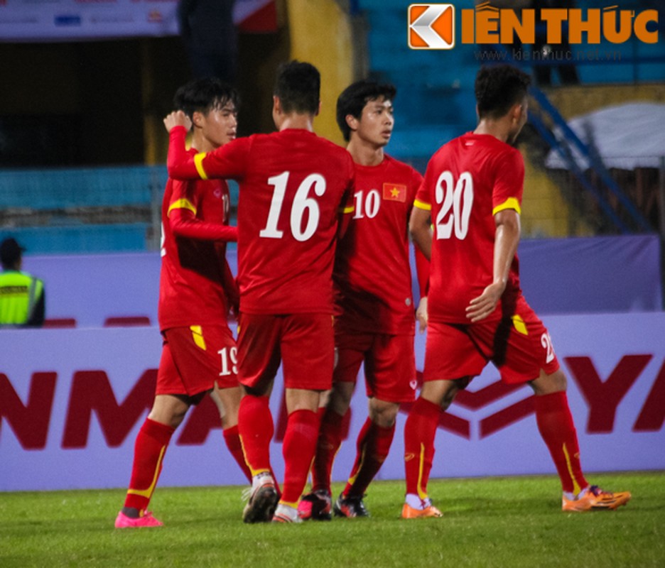 U23 Viet Nam hoa Osaka trong ngay Cong Phuong lam doi truong-Hinh-14