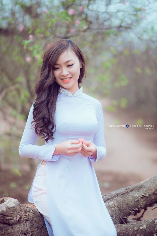 Co hot girl truong “Kinh - Cong” khoe sac ben hoa dao-Hinh-6