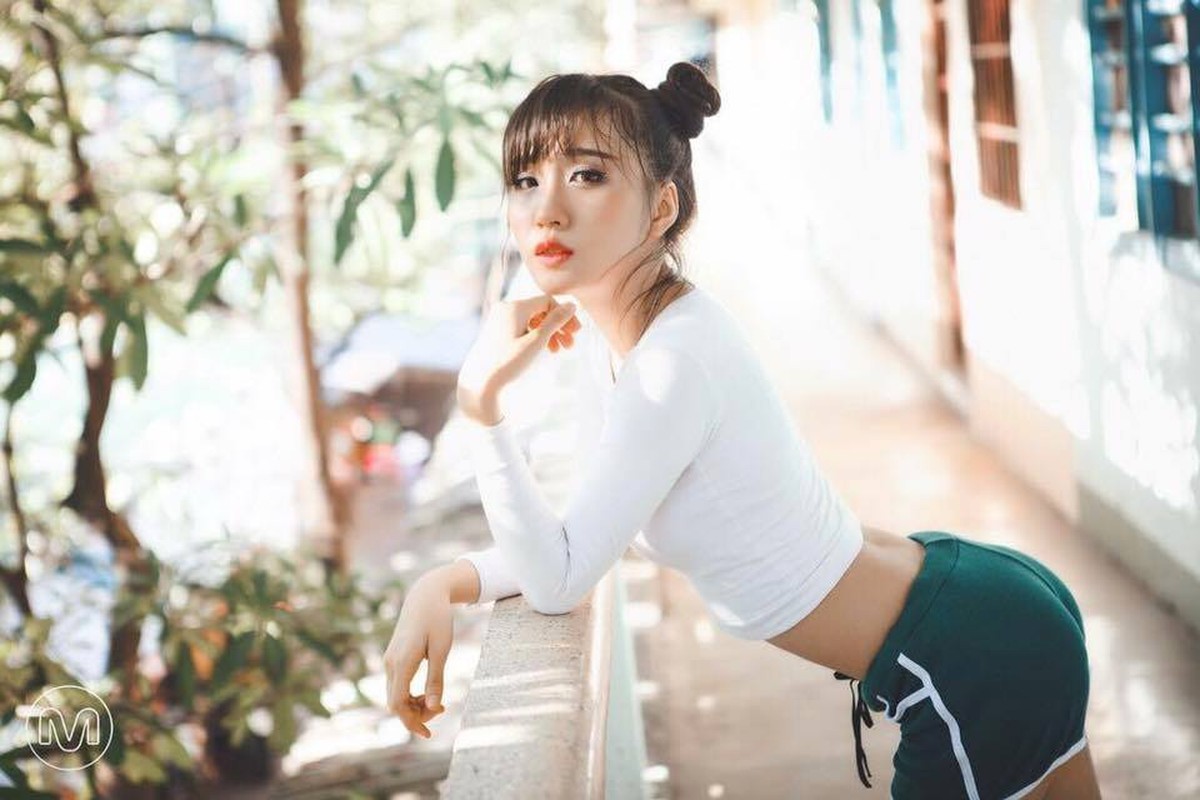 Hot girl pho bien xinh dep theo mot luc bon nghe-Hinh-5