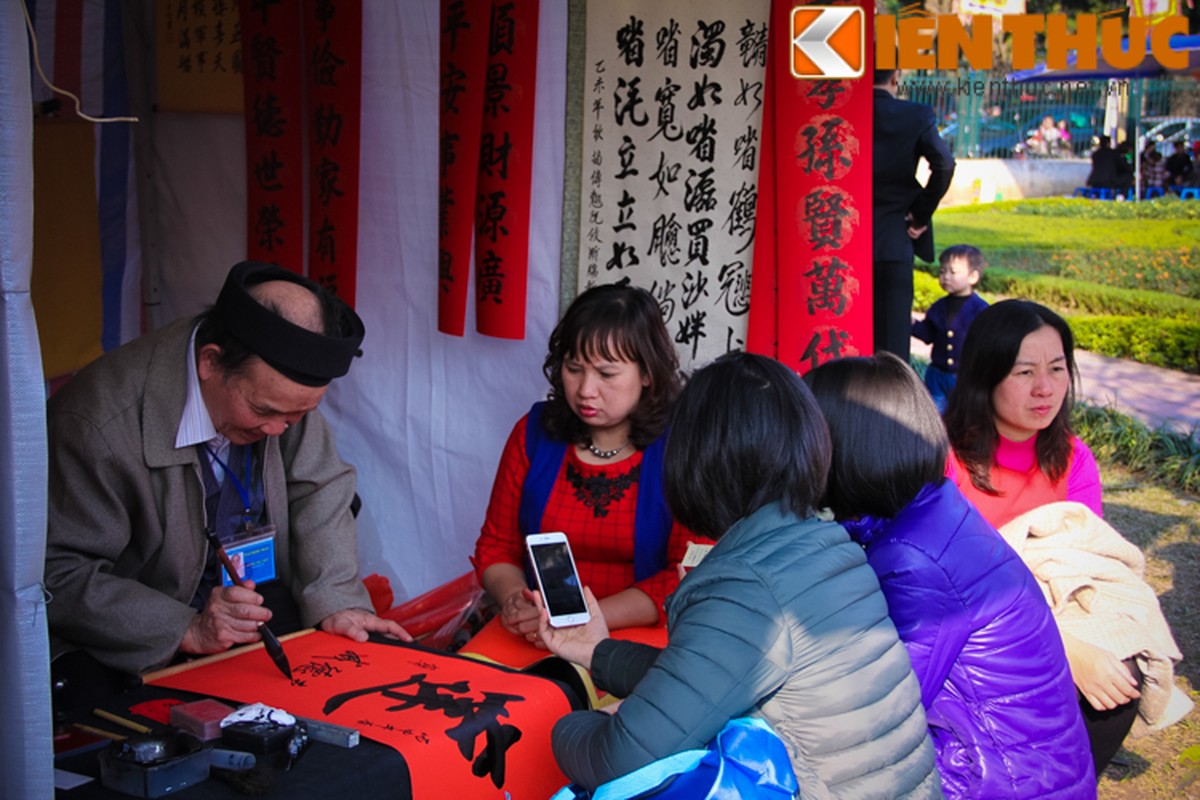 Zoom dan Ha Noi do ve pho ''Ong do'' xin chu dau nam-Hinh-2