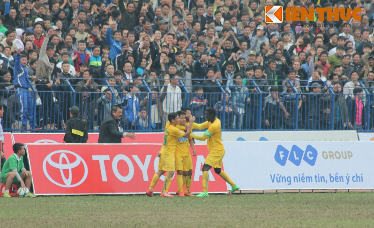 Thanh Hoa 3-0 Ha Noi T&amp;T: Mo man V.League hoanh trang-Hinh-7