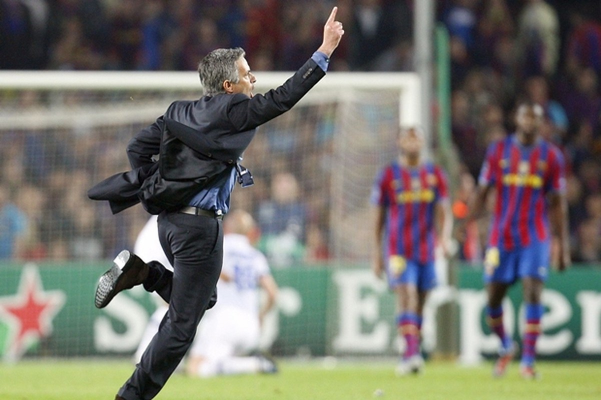 Jose Mourinho - tan HLV Man United va nhung lan “gay roi“