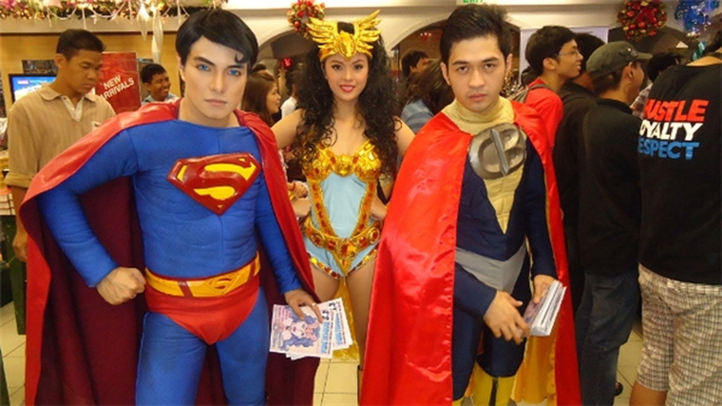 Qua cuong nhan vat Superman chang trai phau thuat cho giong nguyen mau-Hinh-6