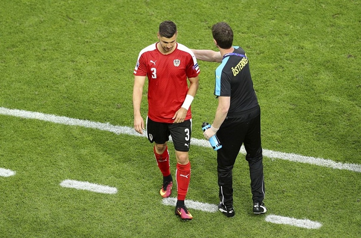 Euro 2016 Ao 0 - 2 DT Hungary: Thua dau vi hang cong 