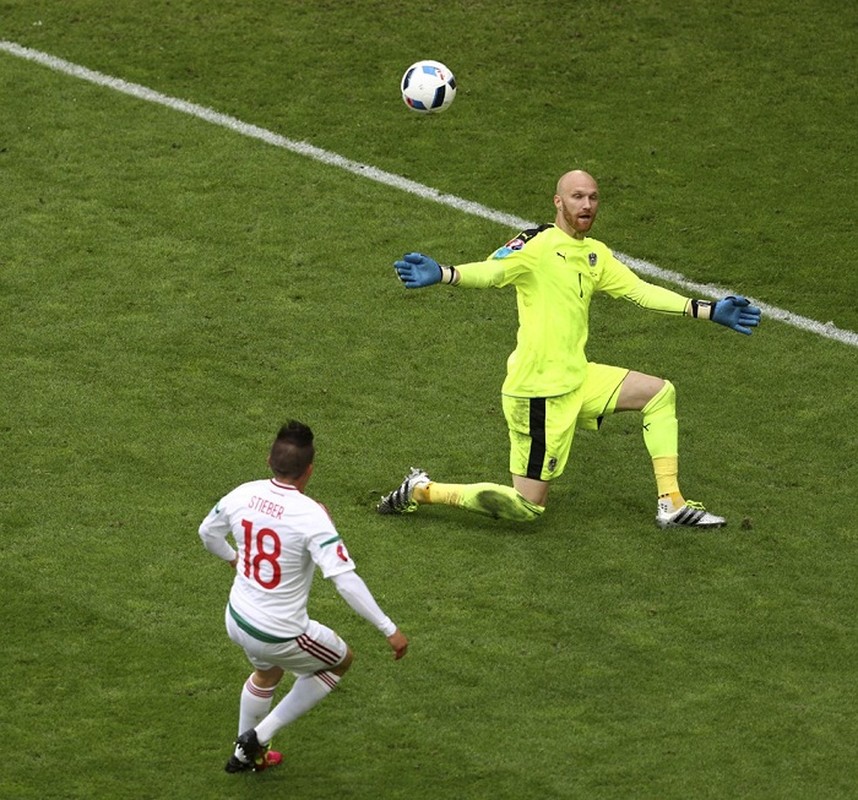 Euro 2016 Ao 0 - 2 DT Hungary: Thua dau vi hang cong 