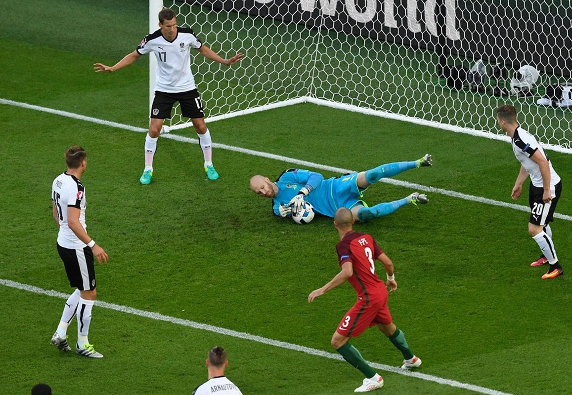 Anh Euro 2016 Bo Dao Nha 0-0 Ao: Ronaldo tiep tuc vo duyen-Hinh-6
