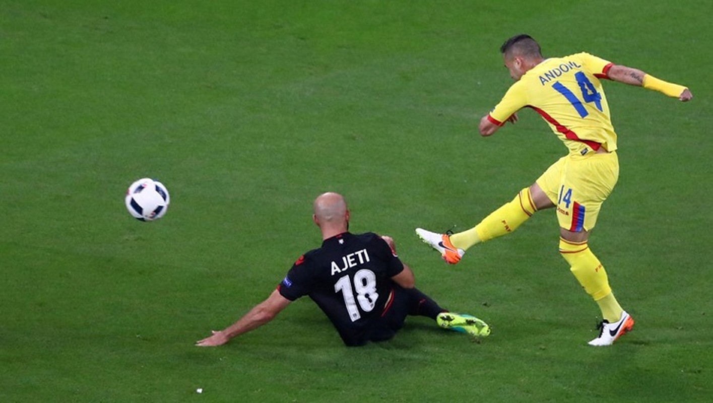 Anh Euro 2016 Romania 0 - 1 Albania: Tieng noi cua ke 