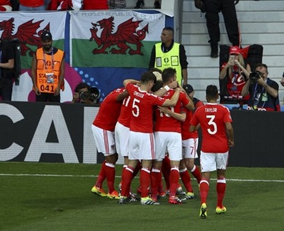 Anh Euro 2016 Nga 0-3 Xu Wales: Ramsey, Bale no sung-Hinh-4