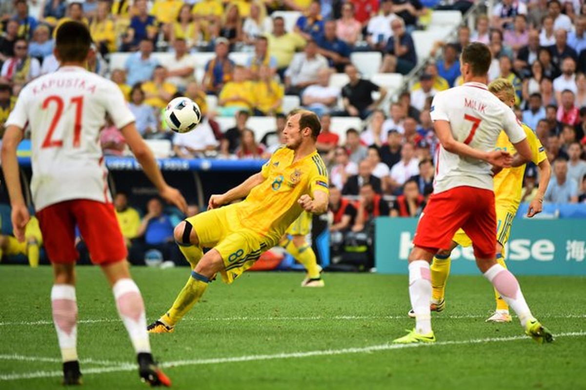 Anh Euro 2016 Ukraina - Ba Lan: Blaszczykowski tien doi thu ve nuoc-Hinh-12