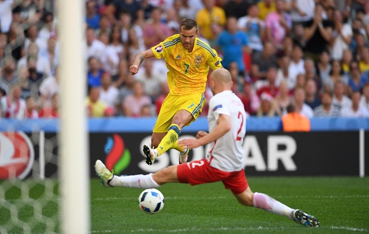 Anh Euro 2016 Ukraina - Ba Lan: Blaszczykowski tien doi thu ve nuoc-Hinh-2