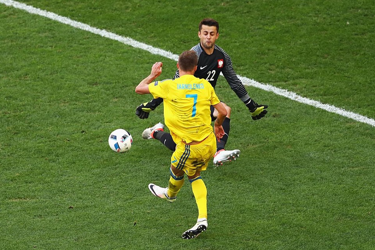 Anh Euro 2016 Ukraina - Ba Lan: Blaszczykowski tien doi thu ve nuoc-Hinh-7