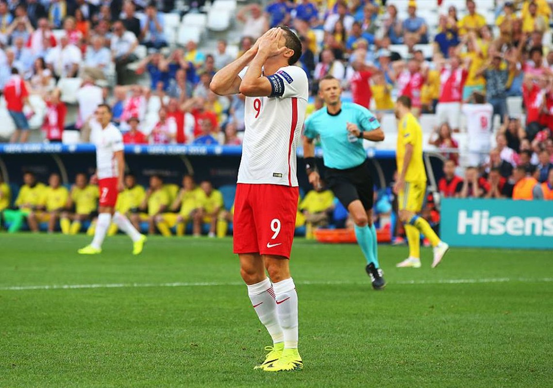 Anh Euro 2016 Ukraina - Ba Lan: Blaszczykowski tien doi thu ve nuoc-Hinh-8