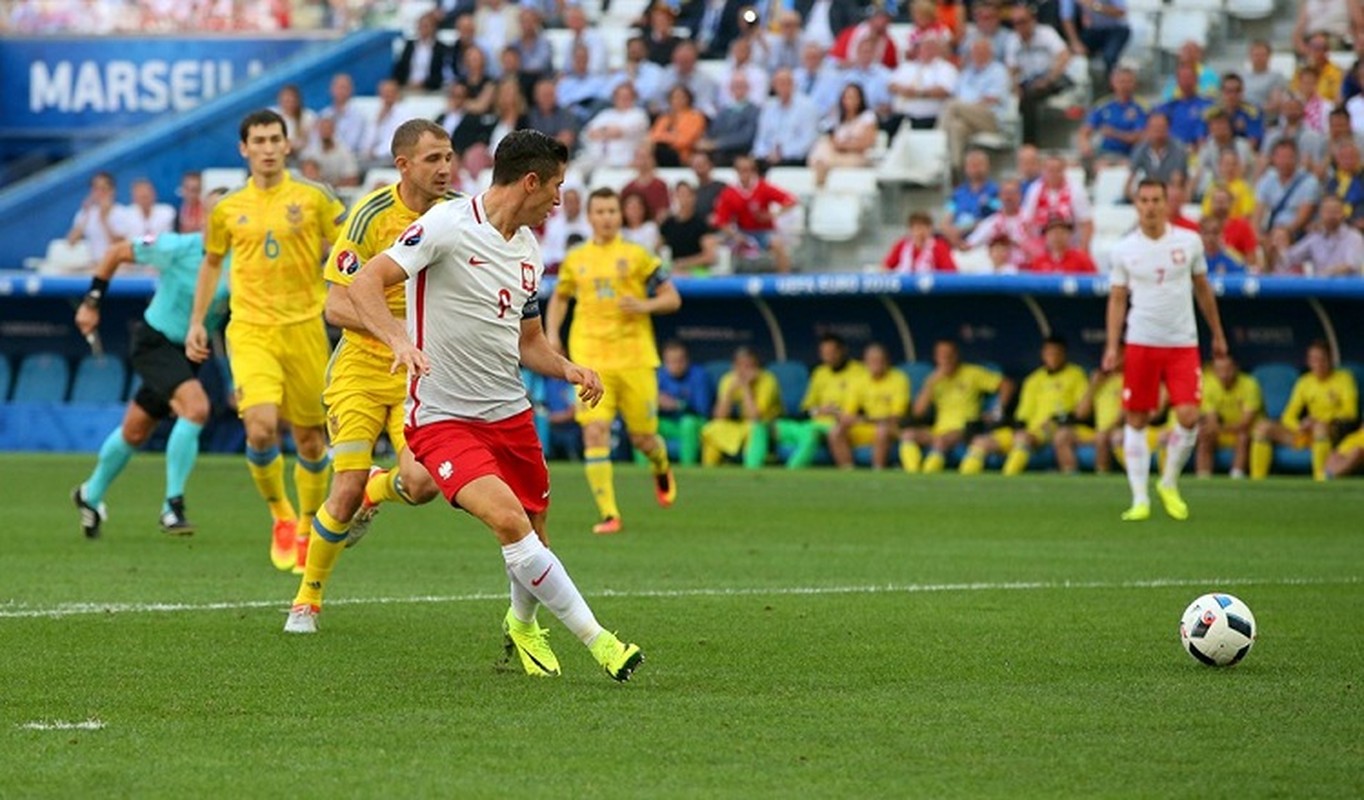Anh Euro 2016 Ukraina - Ba Lan: Blaszczykowski tien doi thu ve nuoc