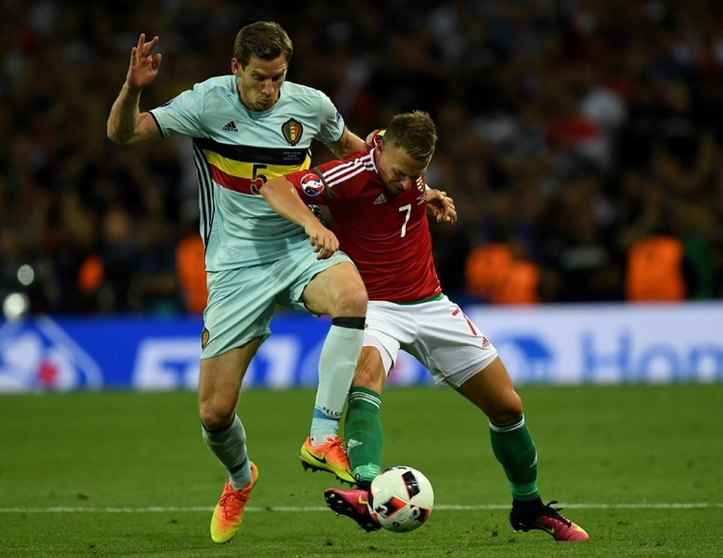 Anh Euro 2016 Hungary 0-4 Bi: Hazard xung danh nhac truong-Hinh-12